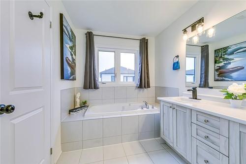 47 Freedom Crescent, Hamilton, ON - Indoor Photo Showing Bathroom