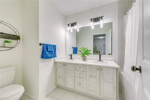 47 Freedom Crescent, Hamilton, ON - Indoor Photo Showing Bathroom