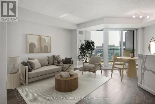 919 - 410 Queens Quay W, Toronto (Waterfront Communities), ON - Indoor Photo Showing Living Room