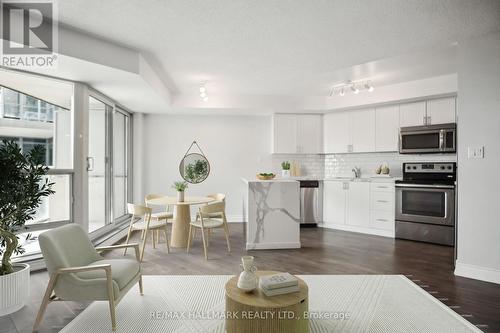 919 - 410 Queens Quay W, Toronto, ON - Indoor