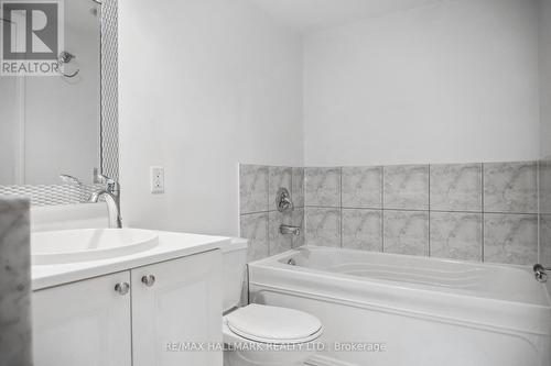 919 - 410 Queens Quay W, Toronto (Waterfront Communities), ON - Indoor Photo Showing Bathroom