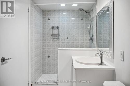 919 - 410 Queens Quay W, Toronto (Waterfront Communities), ON - Indoor Photo Showing Bathroom