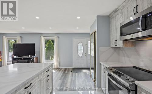 66 Loradeen Crescent, Toronto, ON - Indoor Photo Showing Kitchen With Upgraded Kitchen