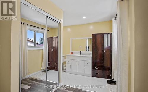 66 Loradeen Crescent, Toronto, ON - Indoor