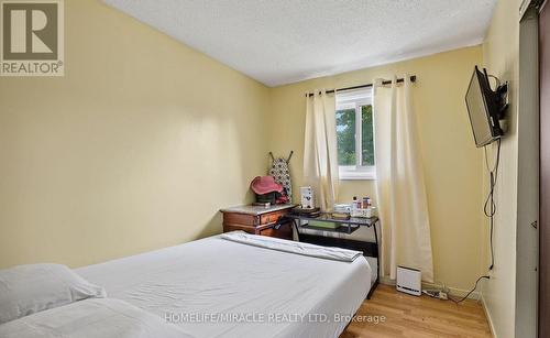 66 Loradeen Crescent, Toronto, ON - Indoor Photo Showing Bedroom