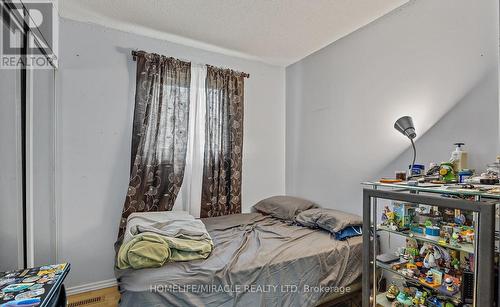 66 Loradeen Crescent, Toronto, ON - Indoor Photo Showing Bedroom