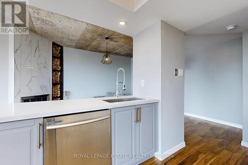 Ph 8 - 701 King Street W, Toronto (Niagara), ON - Indoor Photo Showing Kitchen