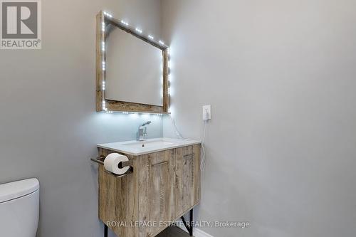 Ph 8 - 701 King Street W, Toronto C01, ON - Indoor Photo Showing Bathroom