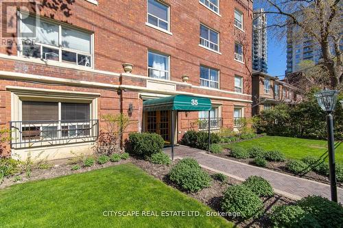 207 - 35 Raglan Avenue, Toronto, ON - Outdoor