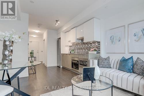 2509 - 195 Redpath Avenue, Toronto (Mount Pleasant West), ON - Indoor Photo Showing Living Room