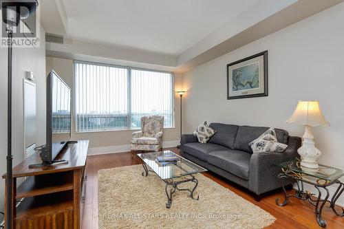 1102 - 181 Wynford Drive, Toronto, ON - Indoor Photo Showing Living Room