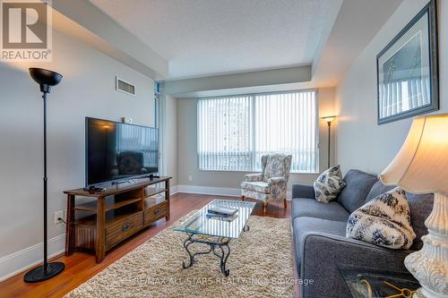 1102 - 181 Wynford Drive, Toronto (Banbury-Don Mills), ON - Indoor Photo Showing Living Room