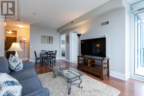 1102 - 181 Wynford Drive, Toronto (Banbury-Don Mills), ON - Indoor Photo Showing Living Room