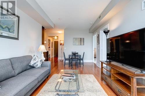 1102 - 181 Wynford Drive, Toronto, ON - Indoor Photo Showing Living Room