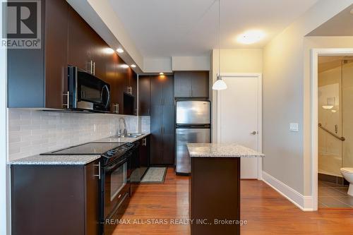 1102 - 181 Wynford Drive, Toronto, ON - Indoor Photo Showing Kitchen With Upgraded Kitchen