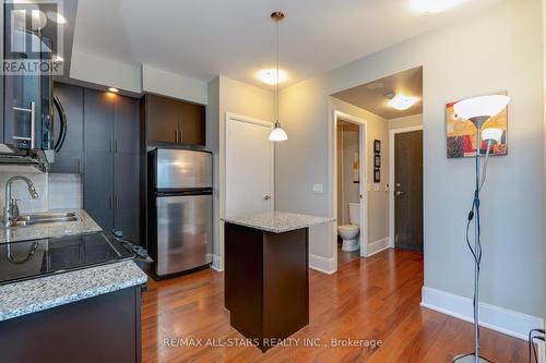 1102 - 181 Wynford Drive, Toronto, ON - Indoor Photo Showing Kitchen