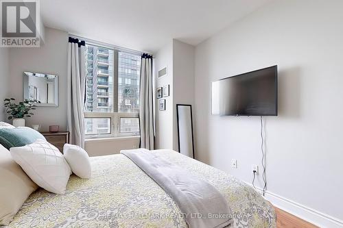 1313 - 15 Greenview Avenue, Toronto (Newtonbrook West), ON - Indoor Photo Showing Bedroom