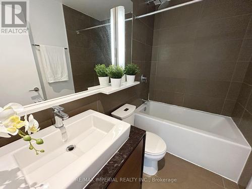 1912 - 121 Mcmahon Drive, Toronto C15, ON - Indoor Photo Showing Bathroom