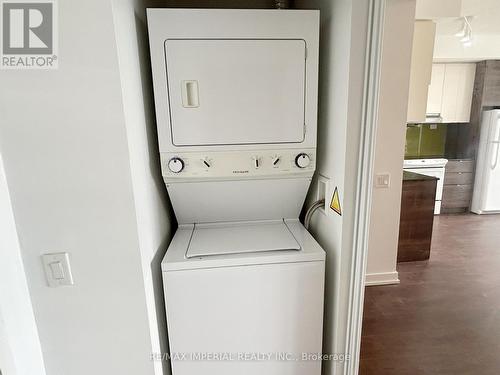 1912 - 121 Mcmahon Drive, Toronto C15, ON - Indoor Photo Showing Laundry Room