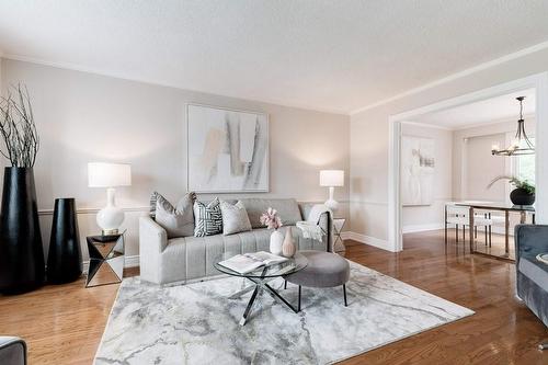 2182 Maplewood Drive, Burlington, ON - Indoor Photo Showing Living Room