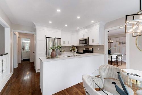 2182 Maplewood Drive, Burlington, ON - Indoor Photo Showing Kitchen With Upgraded Kitchen