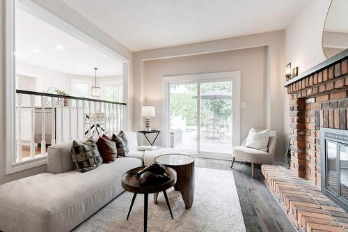 2182 Maplewood Drive, Burlington, ON - Indoor Photo Showing Living Room With Fireplace