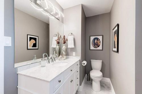 2182 Maplewood Drive, Burlington, ON - Indoor Photo Showing Bathroom