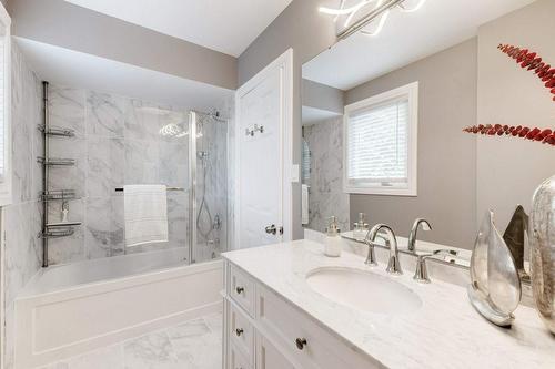 Luxe updated Main Bath 2023 w/Designer Tile & Lighting - 2182 Maplewood Drive, Burlington, ON - Indoor Photo Showing Bathroom