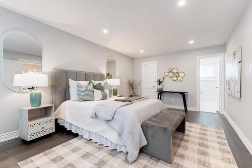 2182 Maplewood Drive, Burlington, ON - Indoor Photo Showing Bedroom