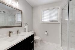 Luxurious Ensuite w/walk-in shower; 2022 - 