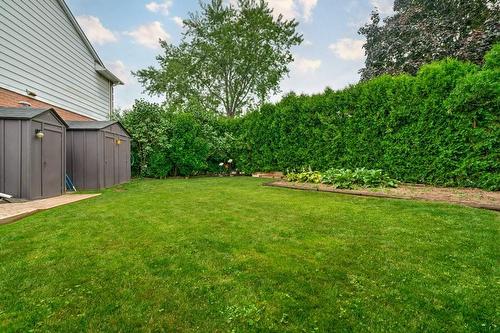 Convenient Pool Change Room & Shed. - 2182 Maplewood Drive, Burlington, ON - Outdoor