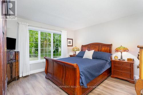 105 Glenariff Drive, Hamilton, ON - Indoor Photo Showing Bedroom