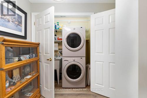105 Glenariff Drive, Hamilton, ON - Indoor Photo Showing Laundry Room