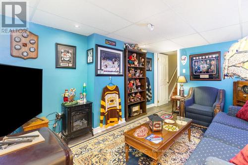 105 Glenariff Drive, Hamilton, ON - Indoor Photo Showing Living Room