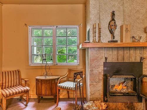 Family room - 136Z Ch. De La Gare, Piedmont, QC - Indoor With Fireplace