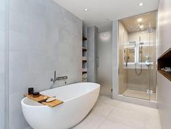 Ensuite bathroom - 