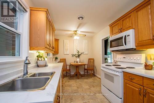 5 Armour Court, Kawartha Lakes (Lindsay), ON - Indoor Photo Showing Kitchen With Double Sink