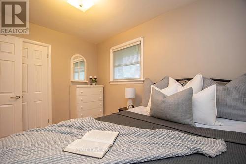 5 Armour Court, Kawartha Lakes (Lindsay), ON - Indoor Photo Showing Bedroom