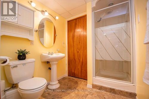 5 Armour Court, Kawartha Lakes (Lindsay), ON - Indoor Photo Showing Bathroom