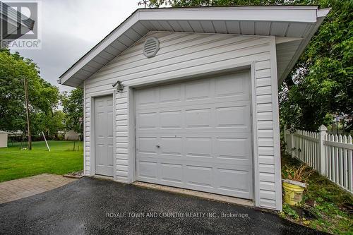 5 Armour Court, Kawartha Lakes (Lindsay), ON - Outdoor With Exterior