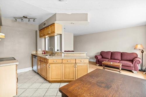 101 Queen Street S|Unit #404, Hamilton, ON - Indoor Photo Showing Kitchen