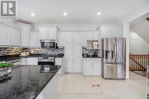 72 Southcreek Drive, Hamilton, ON - Indoor Photo Showing Kitchen With Upgraded Kitchen