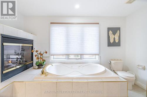 72 Southcreek Drive, Hamilton, ON - Indoor Photo Showing Bathroom