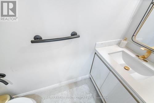 72 Southcreek Drive, Hamilton, ON - Indoor Photo Showing Bathroom