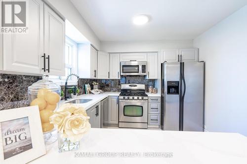 2009 Brampton Street, Hamilton, ON - Indoor Photo Showing Kitchen