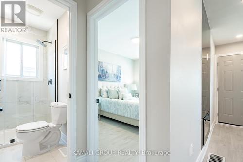 2009 Brampton Street, Hamilton, ON - Indoor Photo Showing Bathroom