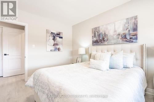 2009 Brampton Street, Hamilton, ON - Indoor Photo Showing Bedroom