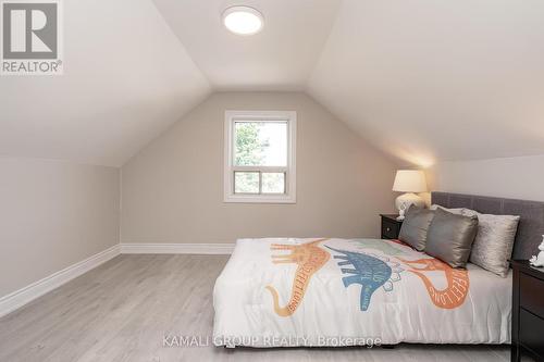 2009 Brampton Street, Hamilton, ON - Indoor Photo Showing Bedroom