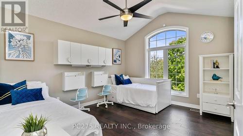 301 East Rivertrace Walk, London, ON - Indoor Photo Showing Bedroom