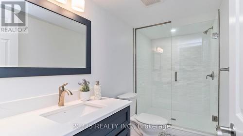 301 East Rivertrace Walk, London, ON - Indoor Photo Showing Bathroom